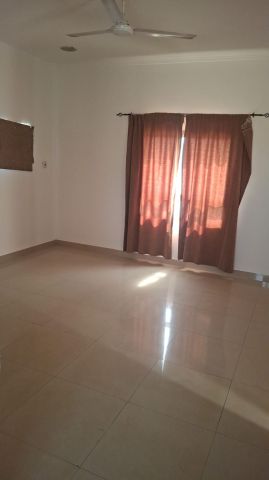 للإيجار شقة استديو في عراد