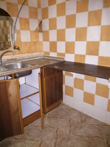 #For Rent: Studio apartment in a prime location in Karbabad, oppo