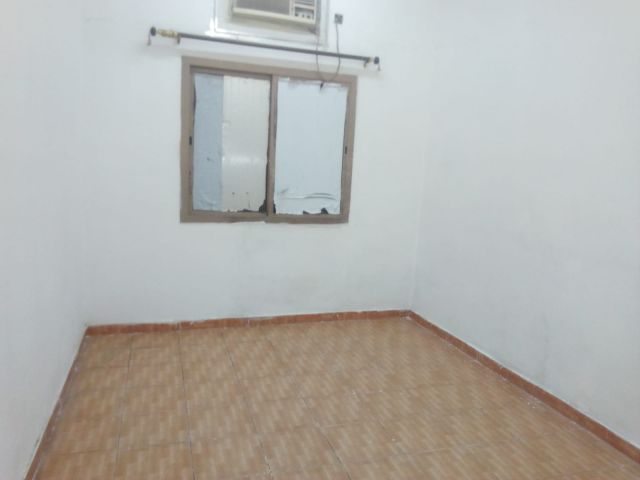 #Studio for rent in a prime location with electricity in Al-Saqiy 4