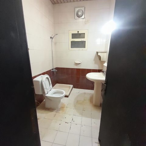 #For rent, 2-bedroom apartment with electricity in Ras Rumman, ne 3