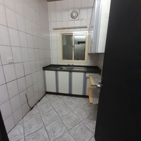 #For rent, 2-bedroom apartment with electricity in Ras Rumman, ne 6