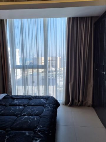 للبيع شقة ستوديو في (plus tower) مؤجرة بعقد جديد في السايه 4