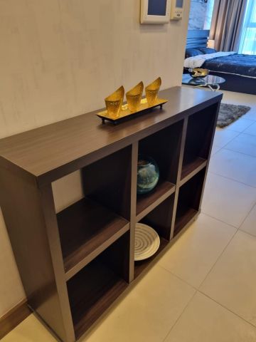 للبيع شقة ستوديو في (plus tower) مؤجرة بعقد جديد في السايه 5