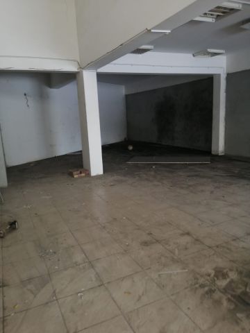 Commercial showroom for rent in Hamad Town, Al Lawzi area. The sh 2