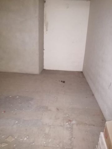 Commercial showroom for rent in Hamad Town, Al Lawzi area. The sh 5