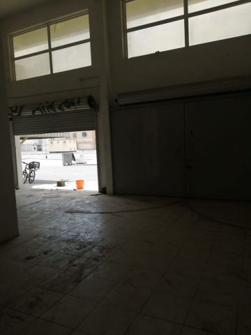 Commercial showroom for rent in Hamad Town, Al Lawzi area. The sh 6
