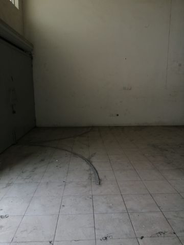 Commercial showroom for rent in Hamad Town, Al Lawzi area. The sh 9