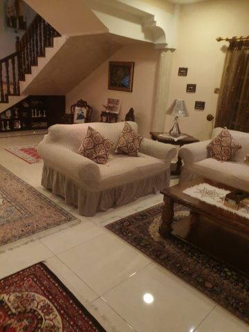 #للبيع فيلا سكنيه  في منطقه الزنج قريب من المستشفي الكندي والحديق