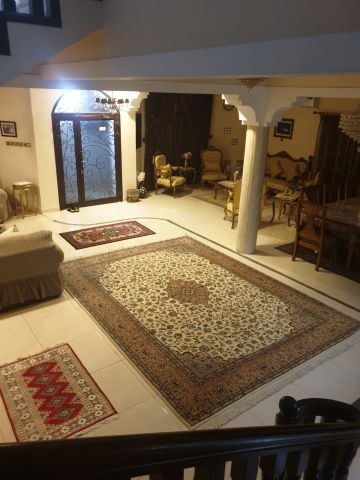 #للبيع فيلا سكنيه  في منطقه الزنج قريب من المستشفي الكندي والحديق 7