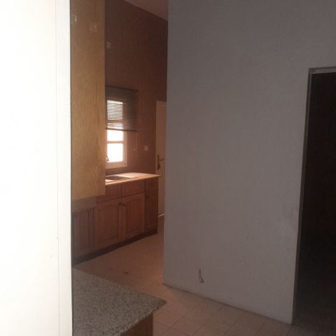 #للايجار فيلا سكنيه في منطقه الزنج قريب من اسواق الجزيره  الفيلا  2