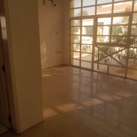 #للايجار فيلا سكنيه في منطقه الزنج قريب من اسواق الجزيره  الفيلا  10