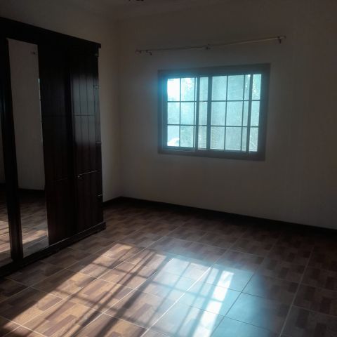 Semi furnished  compound villa   for rent at Salmanyia  5
