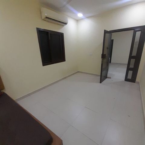 One-bedroom apartment with living room and electricity included f