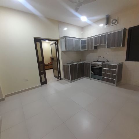 One-bedroom apartment with living room and electricity included f 2