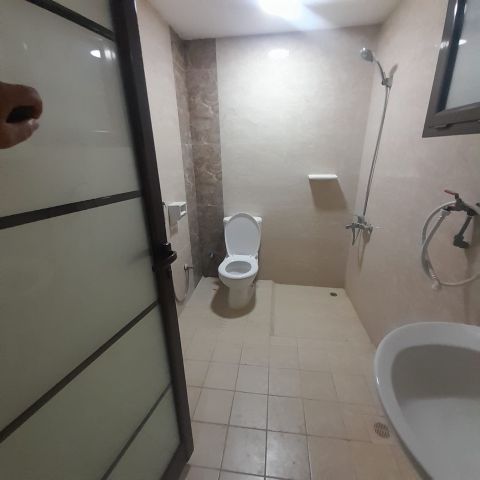 One-bedroom apartment with living room and electricity included f 3