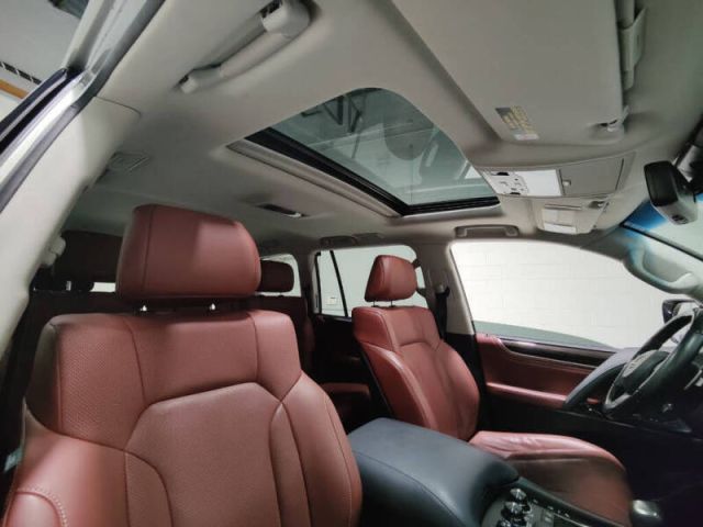 Selling used 2020 Lexus LX 570 Jeep Full Options 4