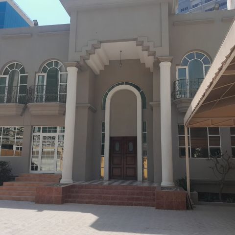 #For rent, a commercial villa in the Seef area. The villa is suit 5