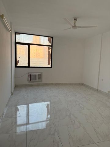 #ForRent: 2-bedroom apartment with electricity included in Al-Haw 2