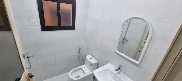 Studio flat for rent in zinj area near saudi arabia highway 5