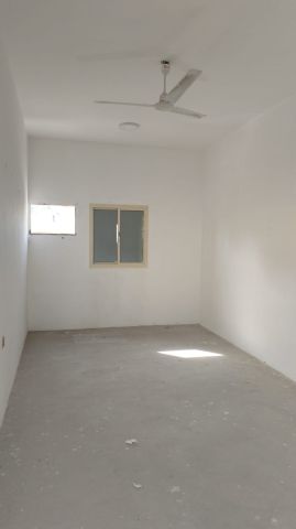Commercial flat for rent at hamalah  2