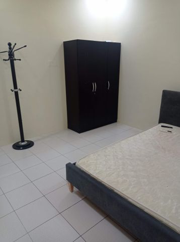 Fully furnished flat for rent at Muharraq near Delmon bakery 