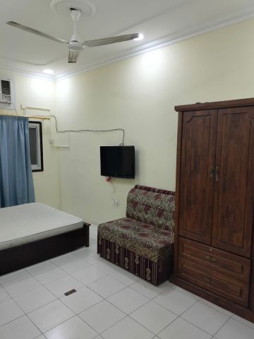 Fully furnished studio flat for rent at Muharraq near Delmon 