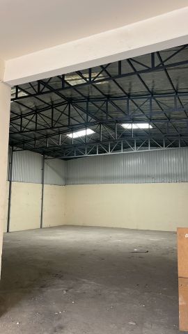 Commercial workshop for rent in hamala 200sqm 2