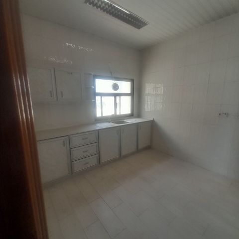 #ForRent: 3-bedroom office apartment in Al-Hawra area, on Exhibit 6