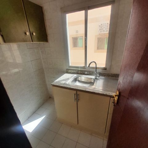 #ForRent: One-bedroom apartment with a living room in Ras Rumman, 2