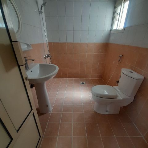 #For rent, a residential apartment with electricity in Ras Rumman 3