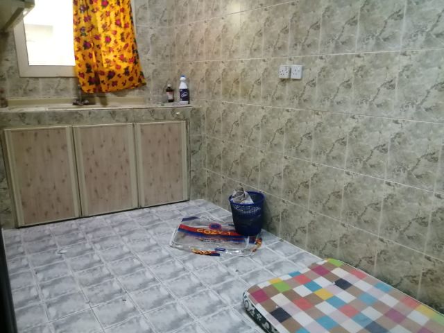 Commercial  or Residential flat for rent at Riffa Bukawarah   6