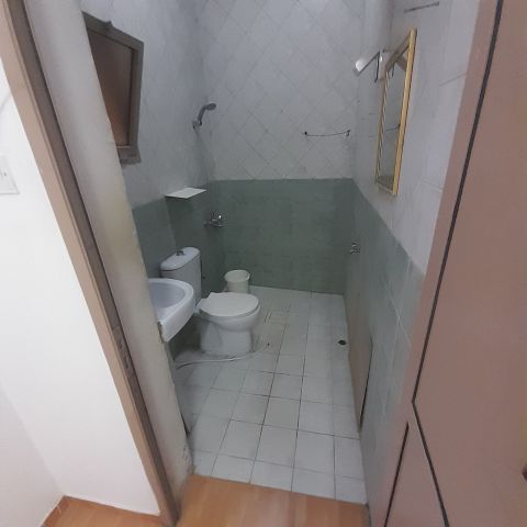 #For Rent: Studio apartment with electricity included in Salmaniy 6