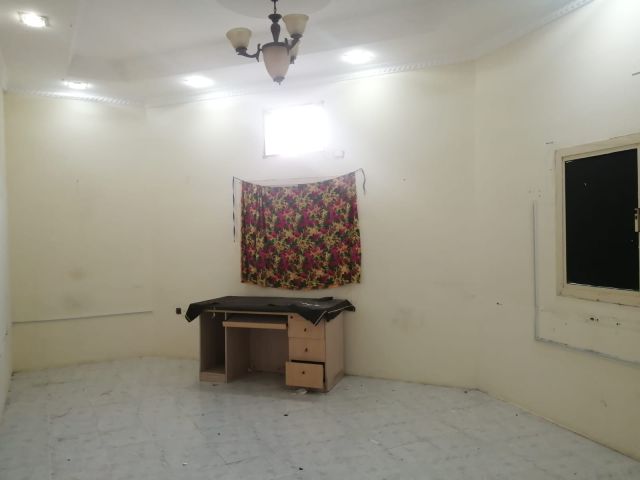 Flat for rent in bukawarah Riffa 5