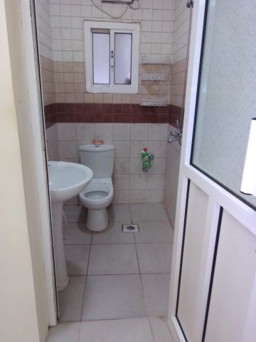 Studios with electricity for rent in Ras Rumman, near Al Qasr Str 2