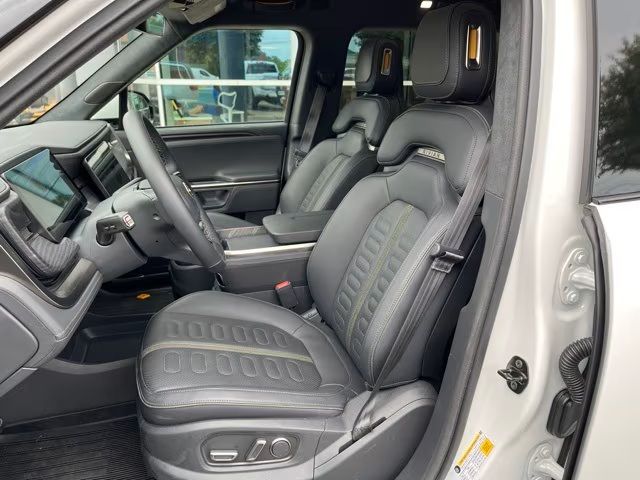  2023 Rivian R1S 2