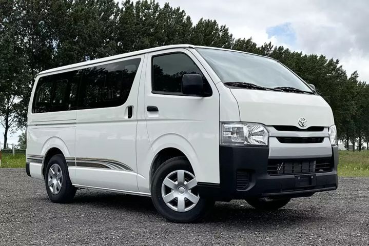 2023 Toyota Hiace 4x2