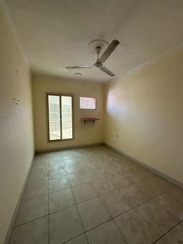 Semi furnished flat for rent at Salmanyia near salmanyia hospital