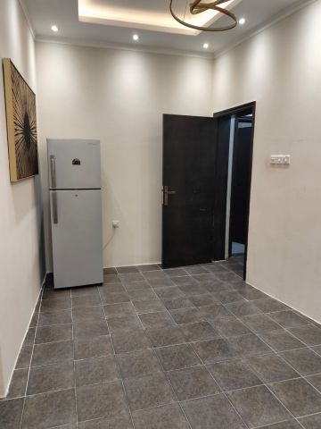 Fully furnished flat for rent at Muharraq near Delmon bakery  2
