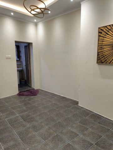 Fully furnished flat for rent at Muharraq near Delmon bakery  3