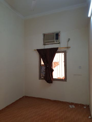 Semi furnished flat for rent at Segaya near Salmaniya hospital  2